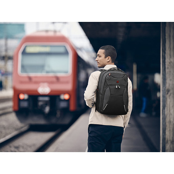 Рюкзак WENGER Cosmic 17", чёрный, переработанный ПЭТ/ПВХ/полиэстер, 34 x 23 x 49 см, 30 л