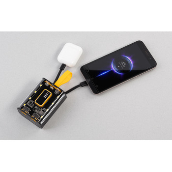 Зарядное устройство "Shine" 9000 mAh с LED-подсветкой, встроенными кабелями Type-C/Lightning/USB